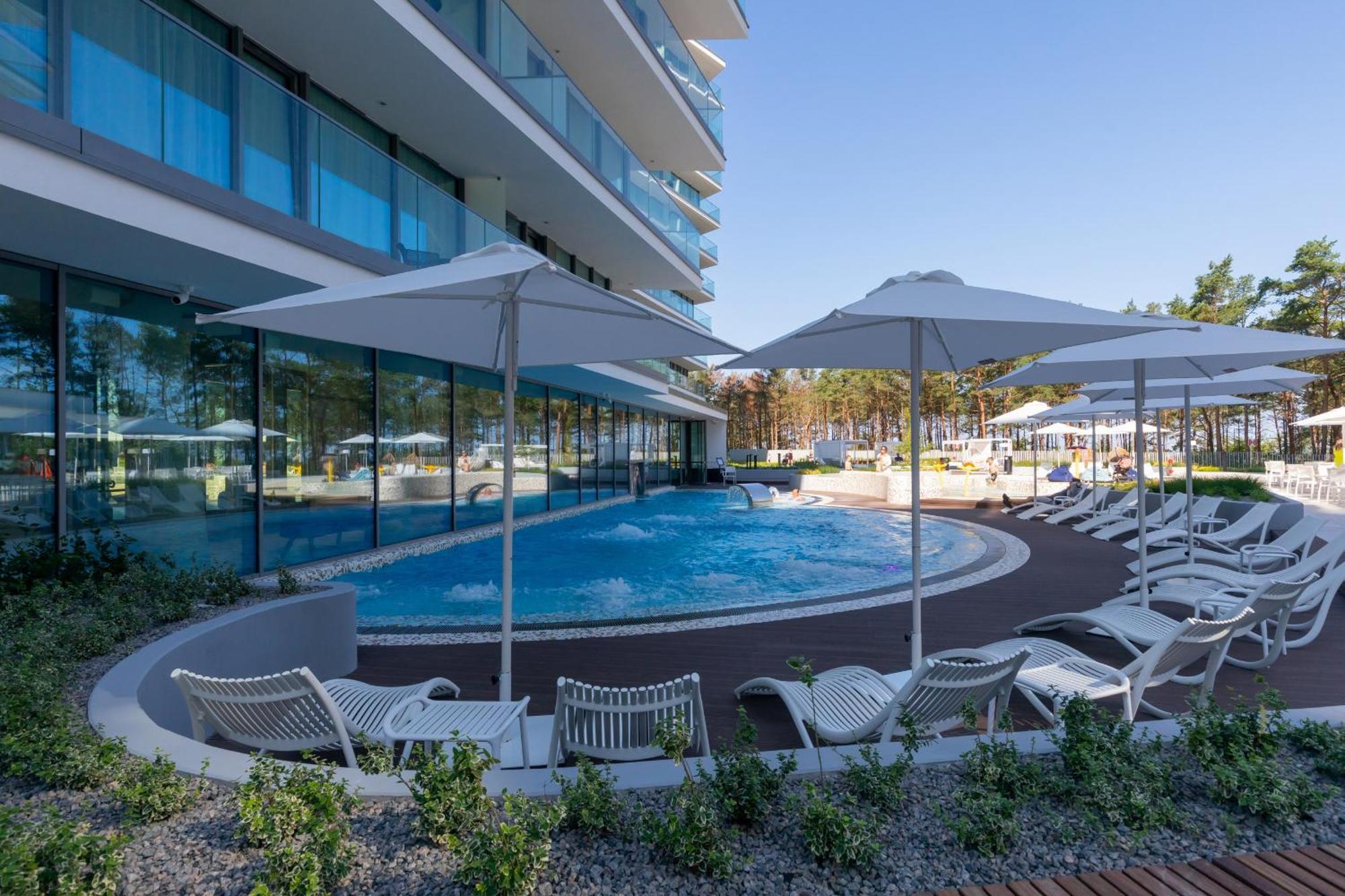 Royal Waves Resort & Spa - Apartment With Parking By Noclegi Renters Miedzyzdroje Kültér fotó