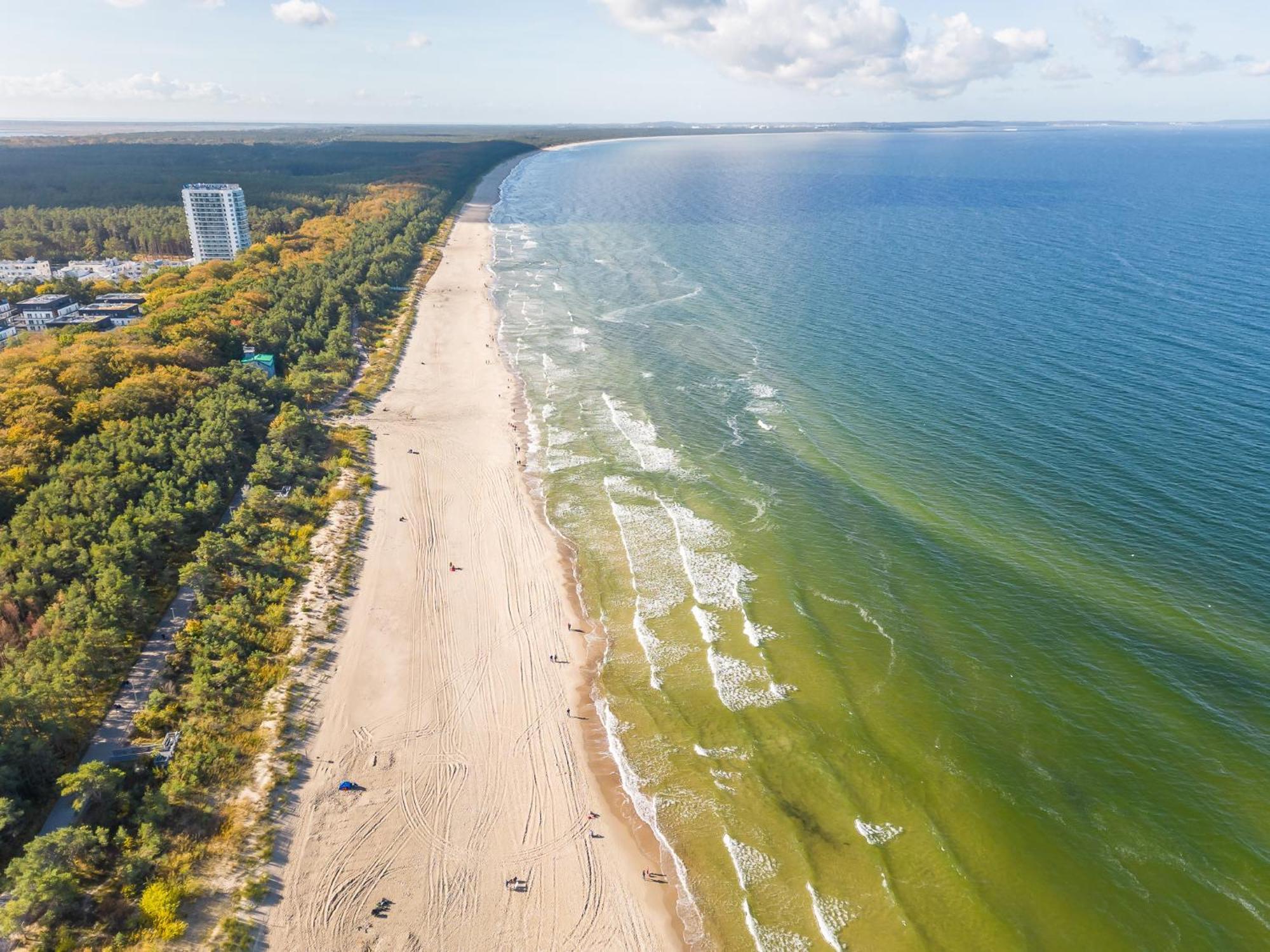 Royal Waves Resort & Spa - Apartment With Parking By Noclegi Renters Miedzyzdroje Kültér fotó